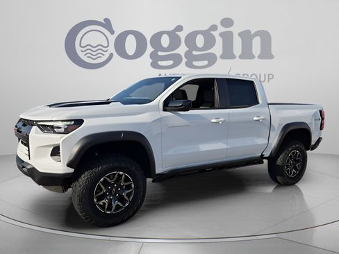 New 2026 Chevrolet Colorado ZR2 w/ Technology Package AWD/4WD image 1