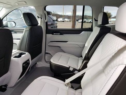 New 2026 GMC Acadia Denali w/ Super Cruise Package image 10