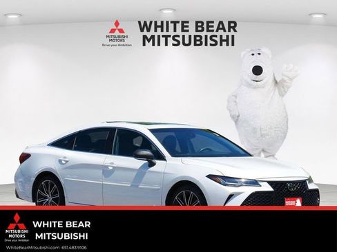 Used 2022 Toyota Avalon Touring FWD image 1