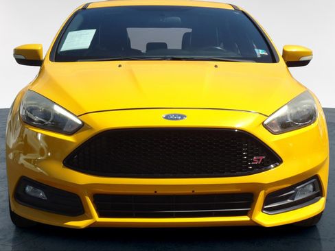 Used 2015 Ford Focus ST w/ Equipment Group 401A FWD image 8