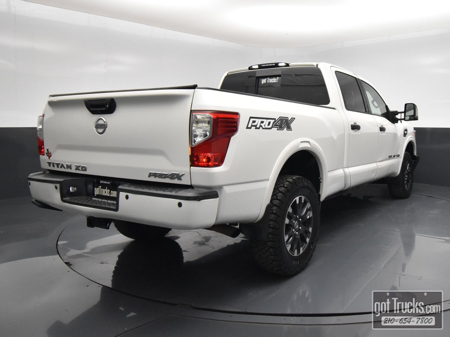 Used 2018 Nissan Titan PRO-4X w/ Pro-4x Utility Package AWD/4WD image 47