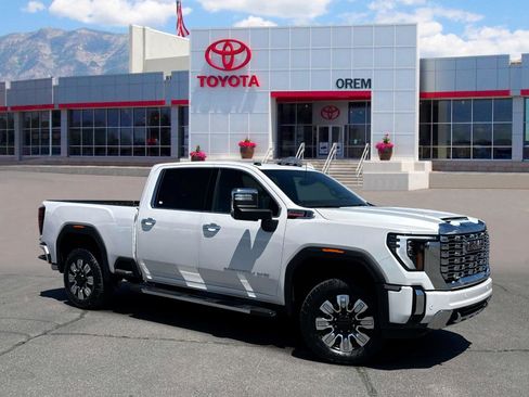 Used 2024 GMC Sierra 2500 Denali w/ Denali Reserve Package AWD/4WD image 1
