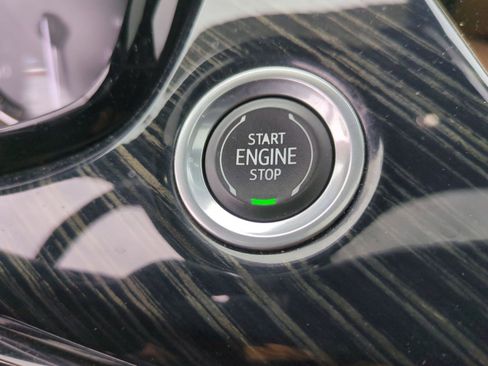 Certified 2023 Cadillac XT6 Premium Luxury image 17