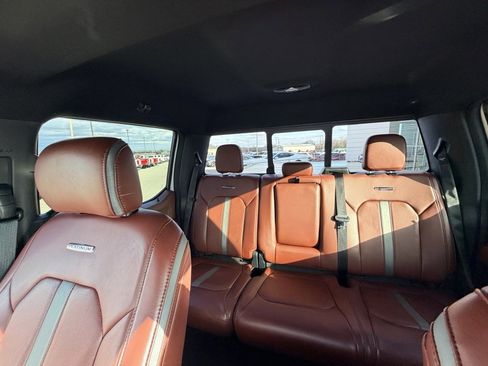 Used 2018 Ford F150 Platinum w/ Equipment Group 701A Luxury image 27