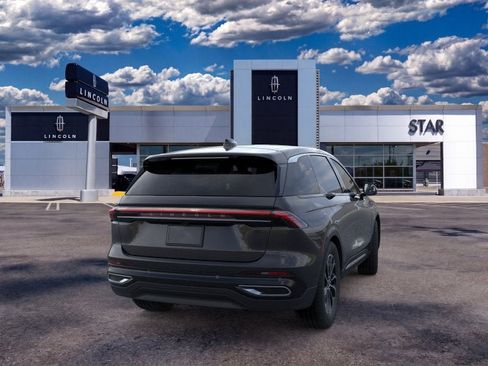 New 2026 Lincoln Nautilus Premier AWD/4WD image 8