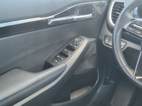 Used 2023 Kia Seltos S image 33