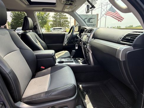 Used 2017 Toyota 4Runner SR5 Premium AWD/4WD image 11