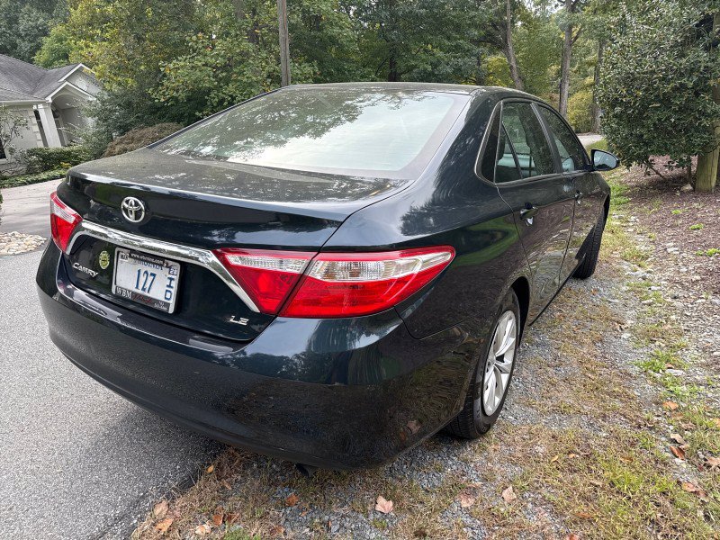 Used 2015 Toyota Camry LE FWD image 5