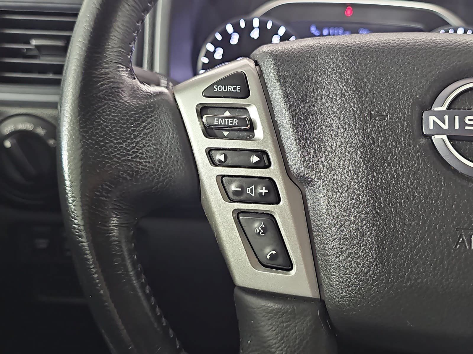 Used 2023 Nissan Titan SV w/ SV Convenience Package RWD image 16