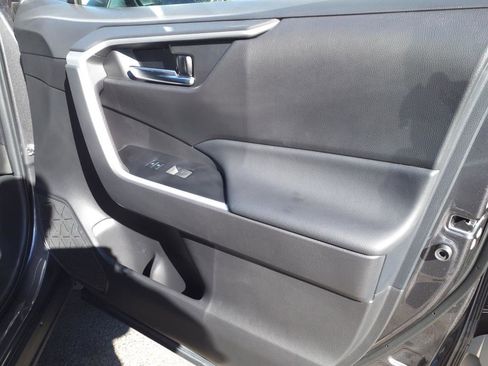 Certified 2022 Toyota RAV4 XLE image 8