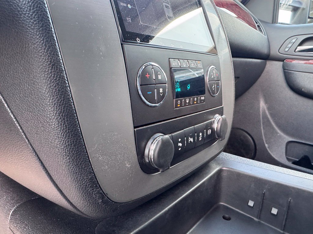 Used 2014 GMC Sierra 2500 SLT w/ SLT Convenience Package AWD/4WD image 22