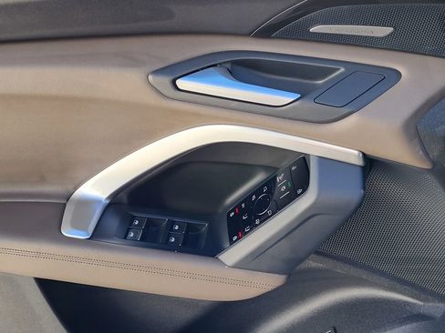 Used 2025 Audi Q5 Premium Plus w/ Premium Plus image 6