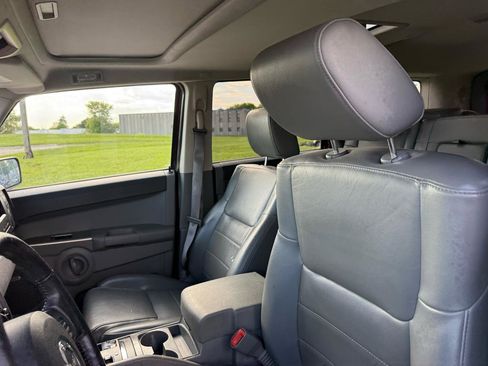 Used 2007 Jeep Commander Sport AWD/4WD image 15