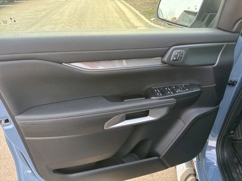 Used 2024 Ford Ranger Lariat w/ FX4 Off-Road Package image 8