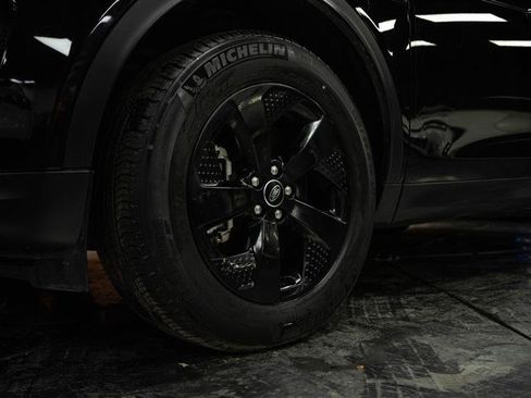 Used 2023 Land Rover Discovery Sport S image 3