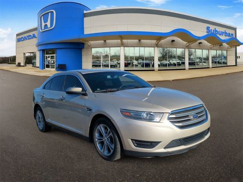 Used 2018 Ford Taurus SEL w/ Equipment Group 201A image 2