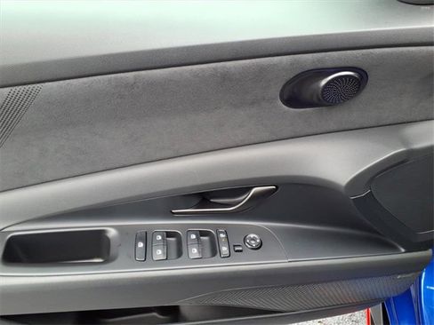 Used 2024 Hyundai Elantra N Base image 12