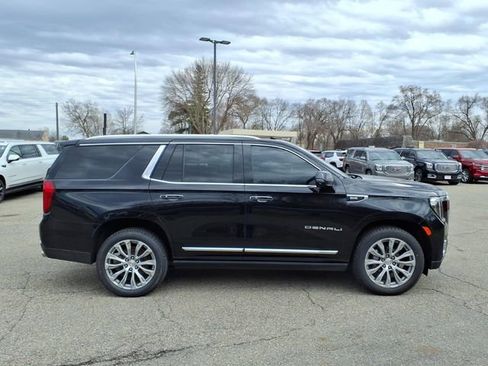 Used 2021 GMC Yukon Denali w/ Denali Premium Package AWD/4WD image 2