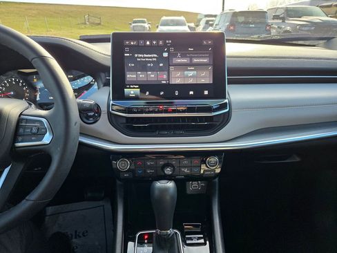 Used 2024 Jeep Compass Limited image 21