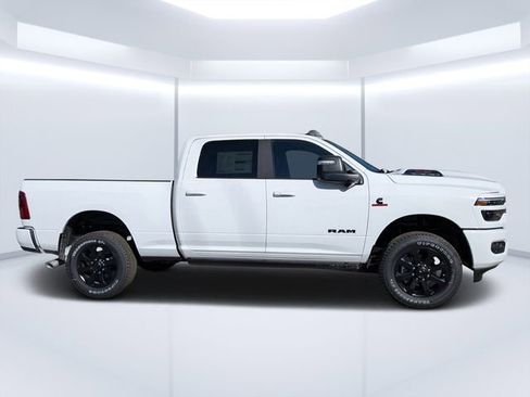 New 2026 RAM 2500 Laramie AWD/4WD image 2