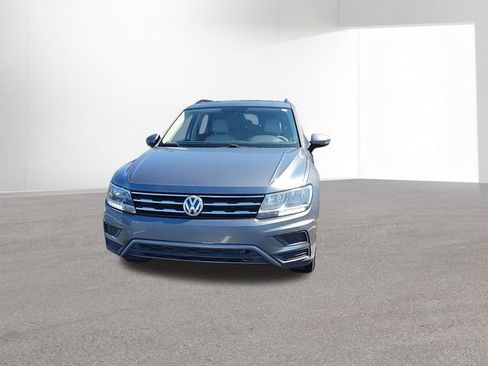 Used 2018 Volkswagen Tiguan SEL image 3
