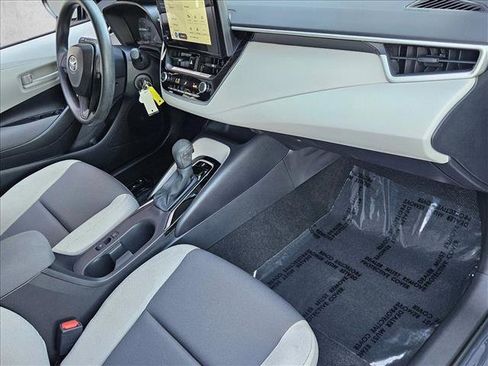 Used 2025 Toyota Corolla LE FWD image 19