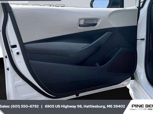 Used 2022 Toyota Corolla LE image 17