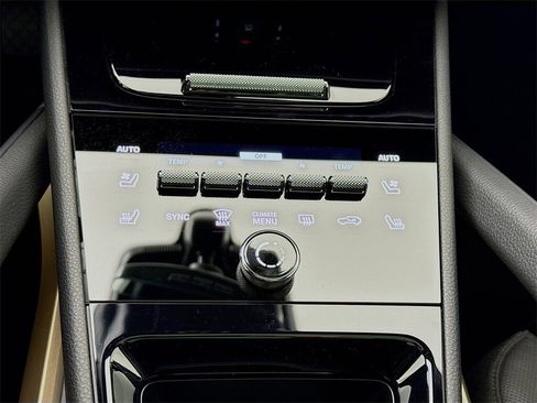 New 2026 Porsche Cayenne image 23