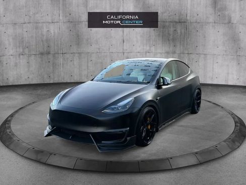 Used 2024 Tesla Model Y Long Range AWD/4WD image 3