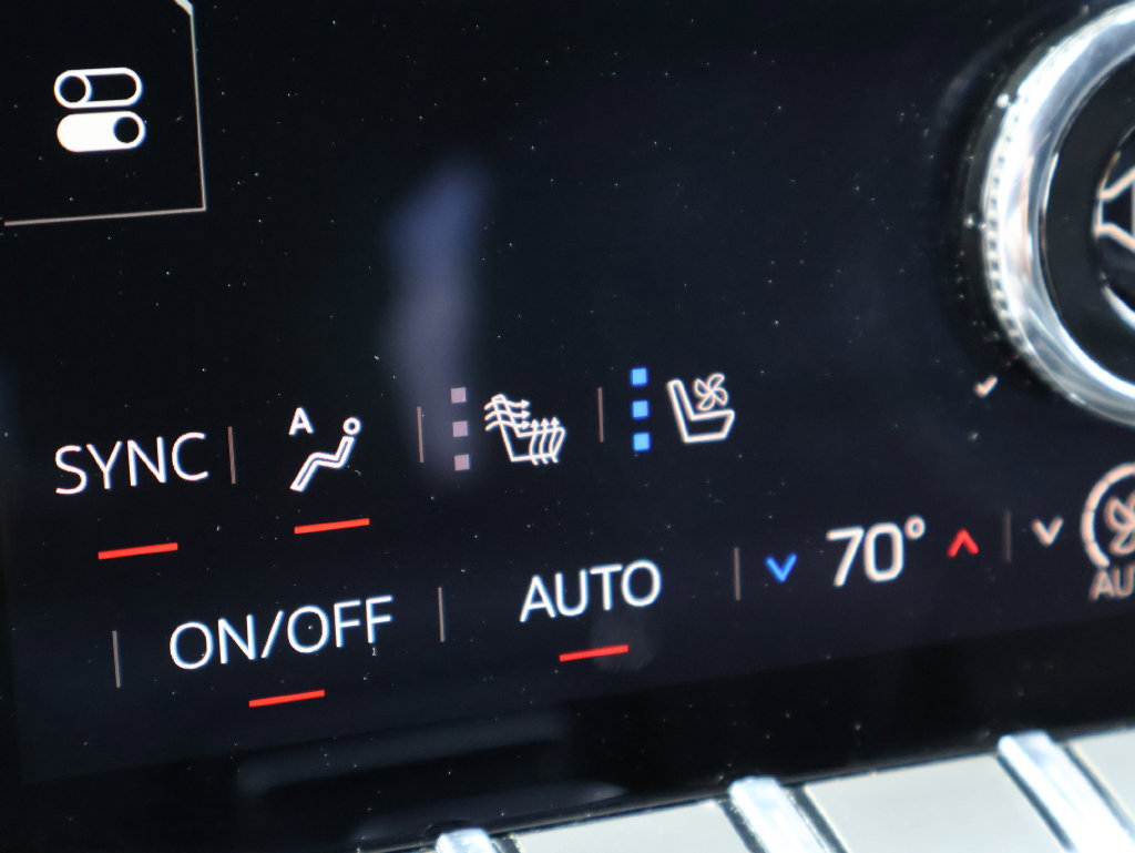 Used 2025 GMC Yukon Denali AWD/4WD image 37