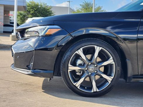Used 2025 Honda Civic Sport image 8