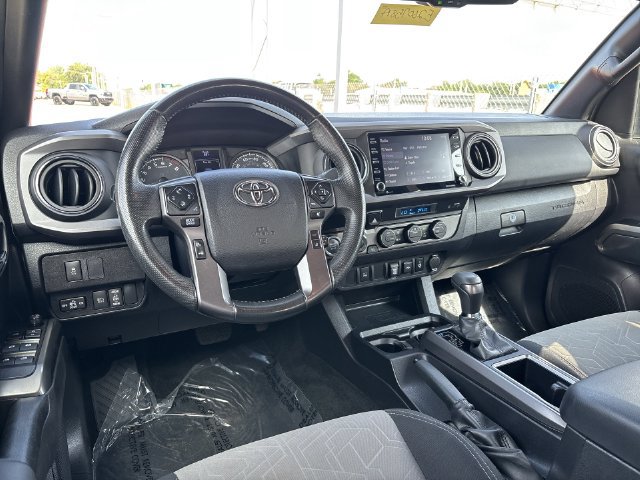 Used 2022 Toyota Tacoma TRD Off-Road AWD/4WD image 18