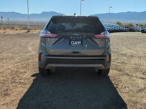 Used 2021 Ford Edge SEL w/ Convenience Package image 5