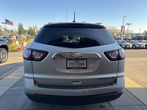 Used 2016 Chevrolet Traverse LT w/ Style and Technology Package image 7