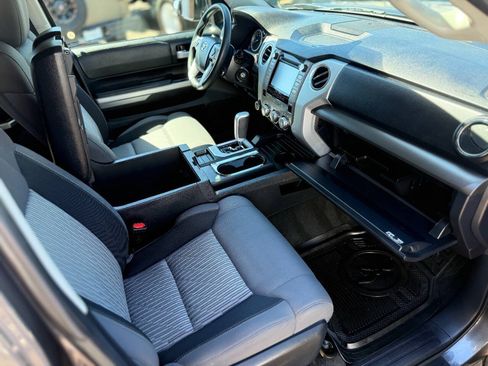 Used 2017 Toyota Tundra SR5 AWD/4WD image 23