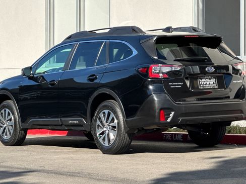 Used 2020 Subaru Outback Premium image 3