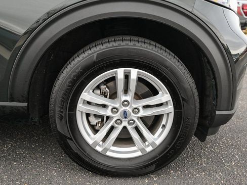 Certified 2023 Ford Explorer XLT w/ Equipment Group 202A image 15