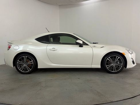 Used 2013 Scion FR-S RWD image 5