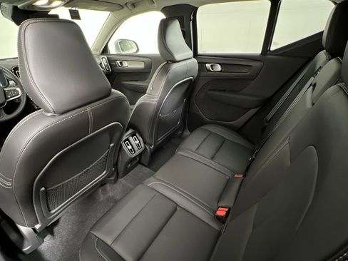 Certified 2025 Volvo XC40 B5 Ultra w/ Protection Package image 25