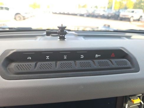 Used 2023 Ford Bronco Badlands AWD/4WD image 12