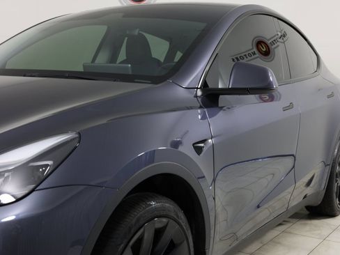 Used 2023 Tesla Model Y Long Range image 46