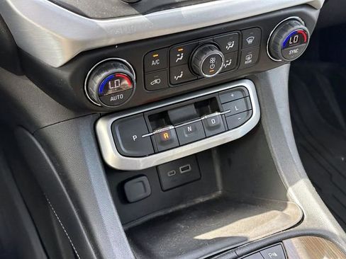 Used 2021 GMC Acadia SLE w/ Driver Convenience Package AWD/4WD image 27