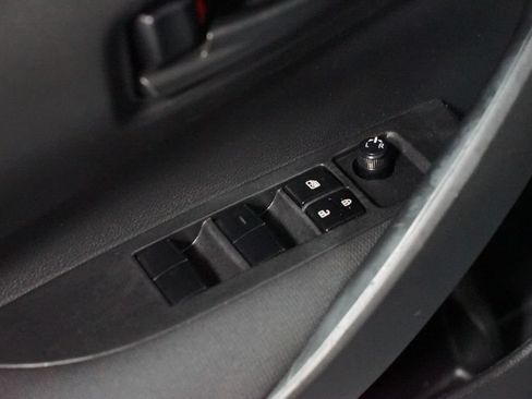 Used 2022 Toyota Corolla LE FWD image 27