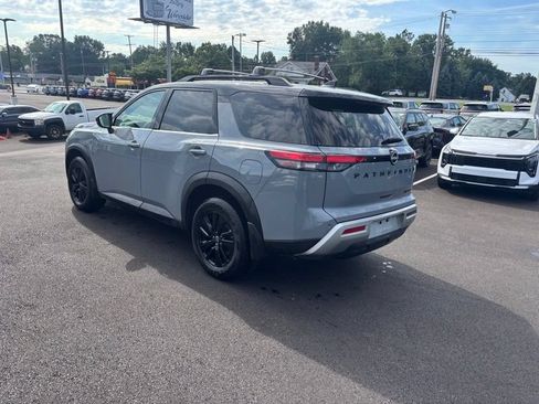 Used 2023 Nissan Pathfinder SL w/ Black Appearance Package AWD/4WD image 6