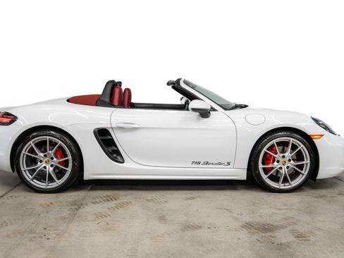 Used 2018 Porsche 718 Boxster S RWD image 46