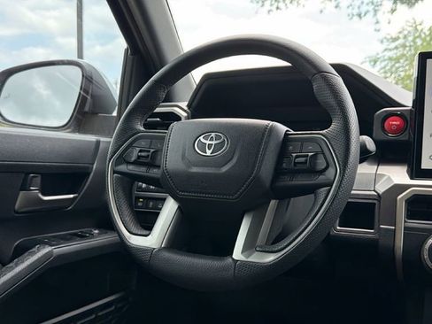 Used 2025 Toyota Tacoma TRD Sport AWD/4WD image 35