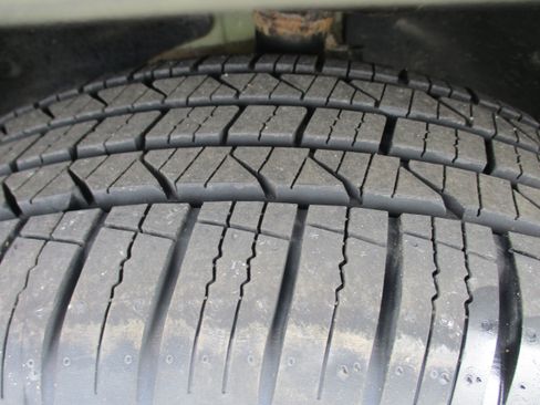 Certified 2024 Chevrolet Trax RS w/ Driver Confidence Package FWD image 10