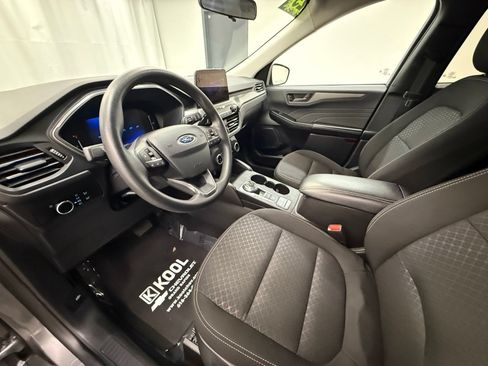 Used 2025 Ford Escape Active AWD/4WD image 11