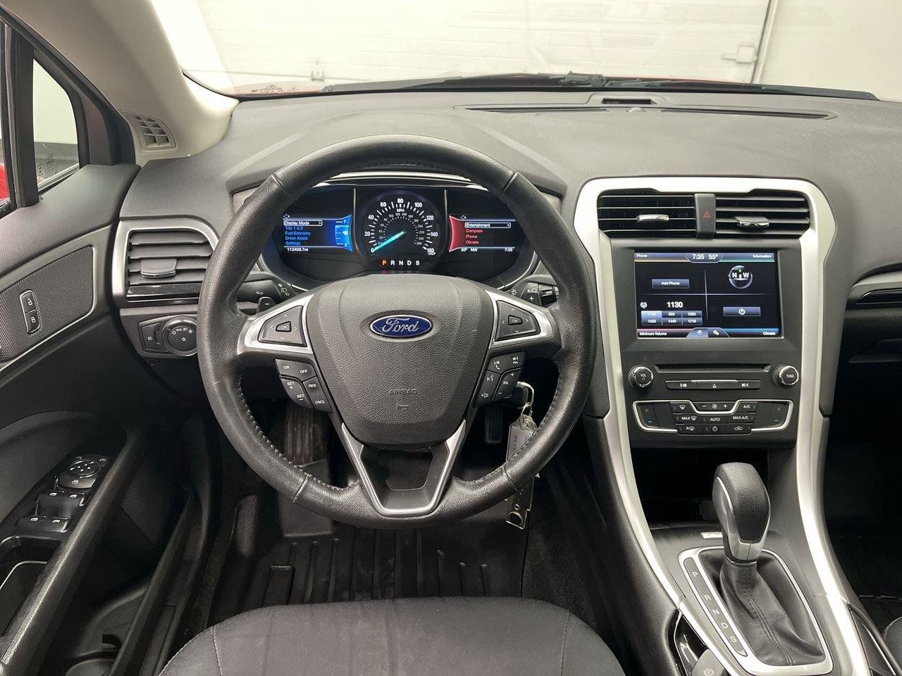 Used 2016 Ford Fusion SE AWD/4WD image 14