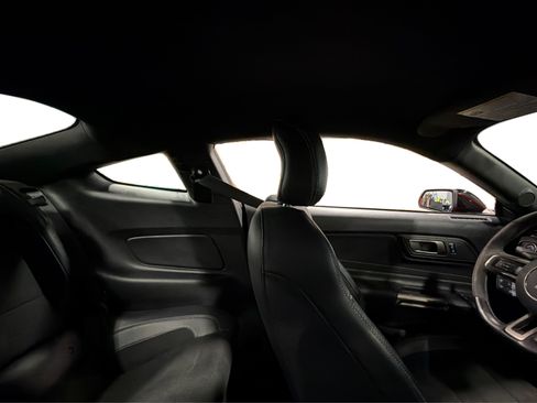 Used 2016 Ford Mustang Shelby GT350 w/ Technology Package RWD image 41